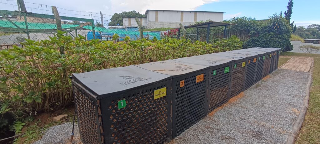 HOTEL TERRAS ALTAS ADOTA  NOVA TÉCNICA DE COMPOSTAGEM